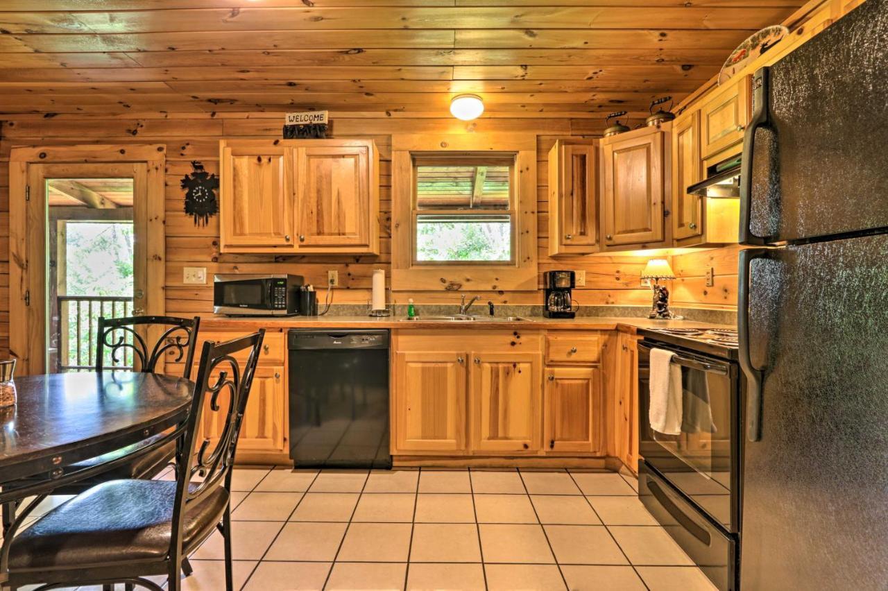 Cabin With Deck And Fireplace Less Than 3 Mi To Dollywood! Пиджен-Фордж Экстерьер фото